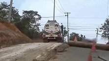 这条斜坡路，看来只有加速才能冲上去了