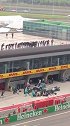f1 上海站奔驰双车同时进站看傻法拉利。视频来自ins网友mutts82