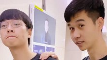 祝晓晗闺蜜：姑娘不小心摔倒，小伙热心表现，这操作有点牛逼