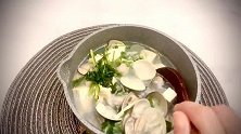 鲜甜沙白豆腐汤 【豆果美食】