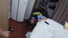 吓人！南京一女租客半夜醒来 床底一男子伸头笑了笑后逃走