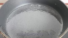 蒸水蛋用冷水还是热水很多人不知道，这样蒸比豆腐还嫩，无蜂窝