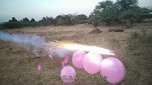 窜天猴烟花能否冲破电视机？小哥亲测，结果意想不到！
