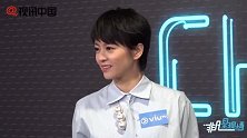 梁咏琪和女儿抢播放器  透露今年将推出广东碟