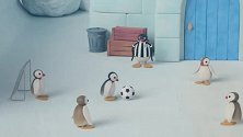 小企鹅被pingu组成球队打比赛，一个个都心不在焉！