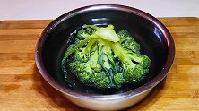 西蓝花和鸡胸肉这样搭配，做法简单又有营养，味道鲜美还不油腻