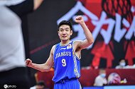 【PP体育在现场】青岛多次篮下进攻不中 王洪为江苏先拔头筹