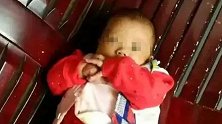 女婴被装蛇皮袋扔水沟 已被送至儿童福利院