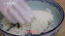 我家剩米饭从不炒着吃，淋上鸡蛋，这种做法太香了