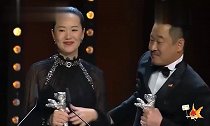 第69届柏林国际电影节闭幕,中国演员王景春咏梅包揽影帝影后!