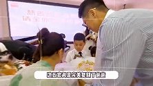 李小萌夫妇看孩子钢琴演出，王雷亲吻大儿子好有爱，父子长相神似