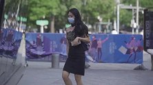 三里屯街拍，瘦瘦的女生还是比较受男生欢迎一点吧？
