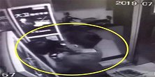 抓到了！电梯内掐女孩脖子涉事者被抓 打人只因心情不好