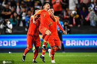 国足VS菲律宾五佳球：武磊霸气凌空斩 邓涵文一战成名
