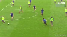 秀！皇马租借在外妖星第一堂训练课就穿裆队友 啥时候回归
